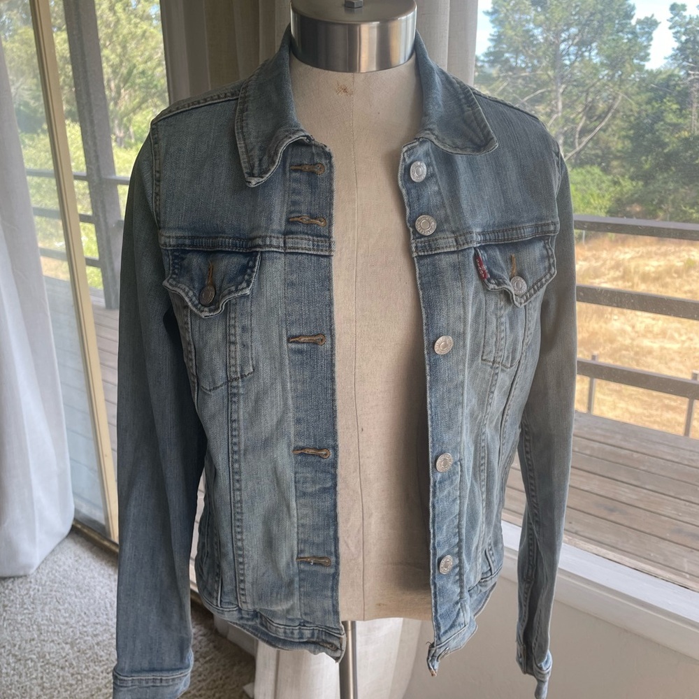 Levi's Blue Jean Jacket Classic Trucker Design